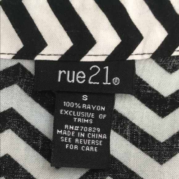 Rue21 Chevron blouse - Picture 3 of 7